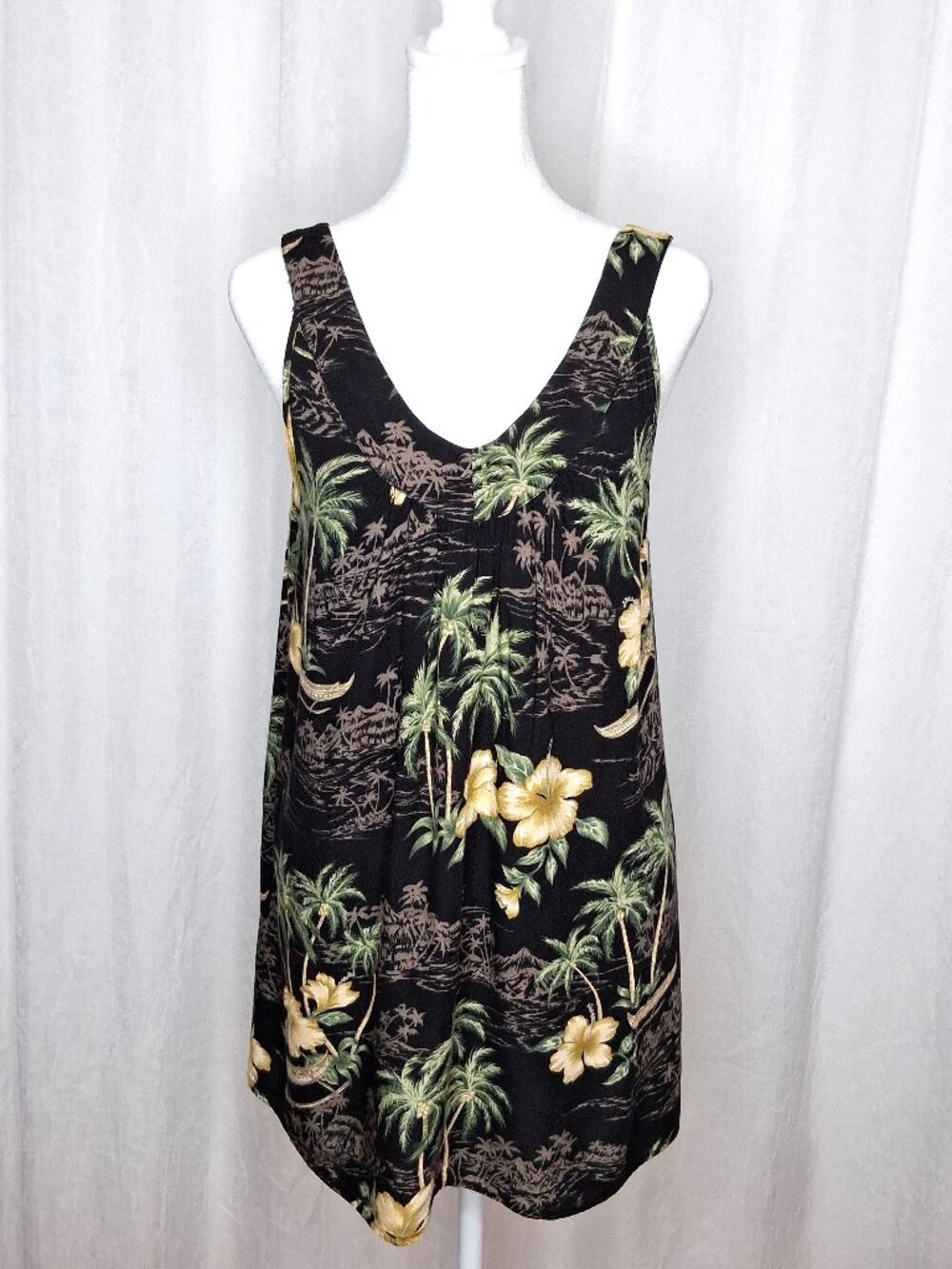 Vintage 90s Aloha Hut Hawaii Black Floral & Palms Hawaiian Print Tank
